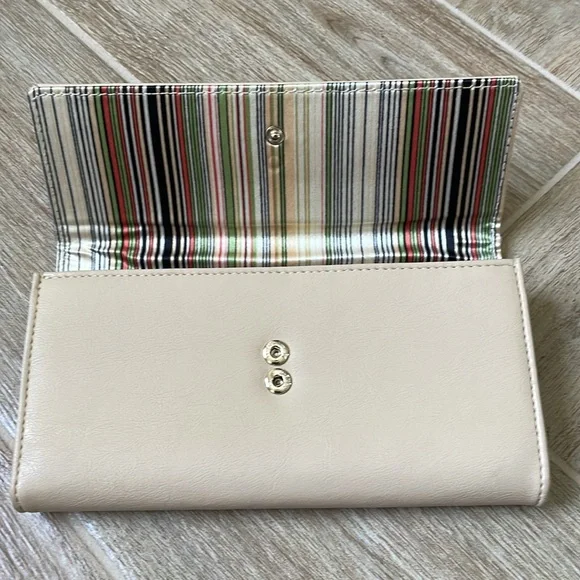 Light Tan Faux Leather Wallet - Picture 5 of 9